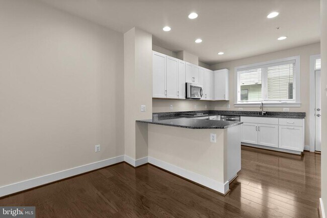 Photo - 10413 Fernwood Rd