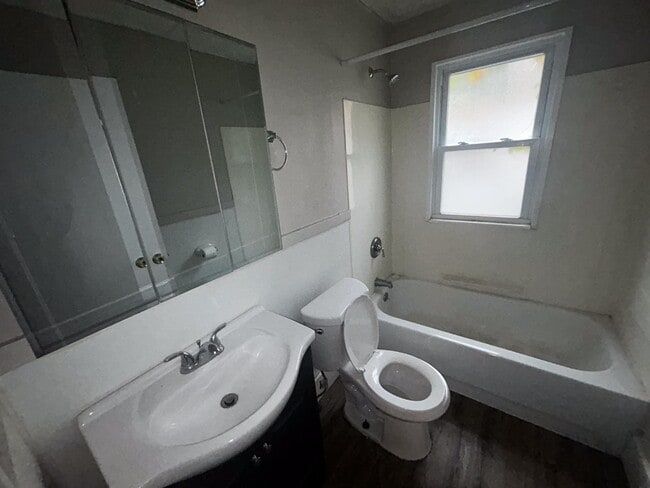 Photo - 390 E 162nd St