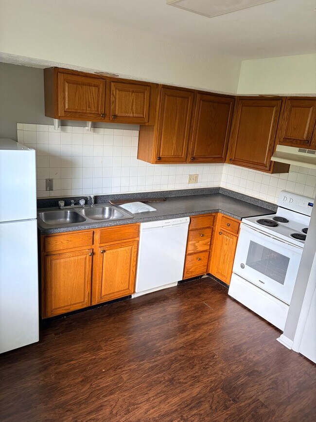 Photo - 1636 E Moffett Ln Unit 1636