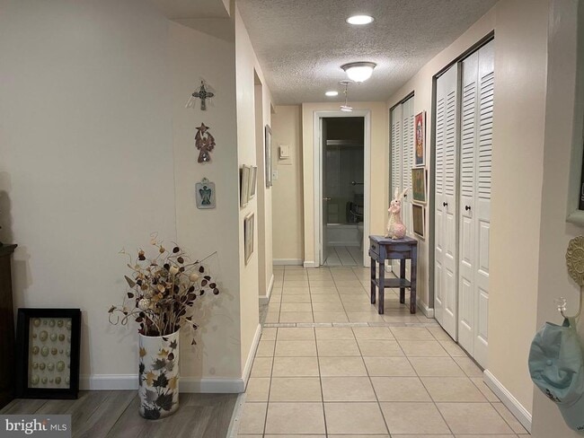 Photo - 6 Longstream Ct Unidad T-2