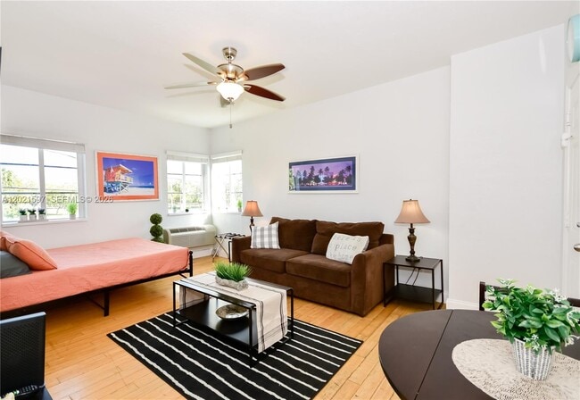 Photo - 8415 Harding Ave Unidad 19