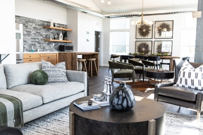 Building Photo - The Boundary