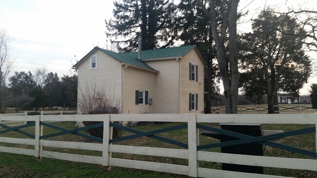 Photo - 9825 Meetze Rd