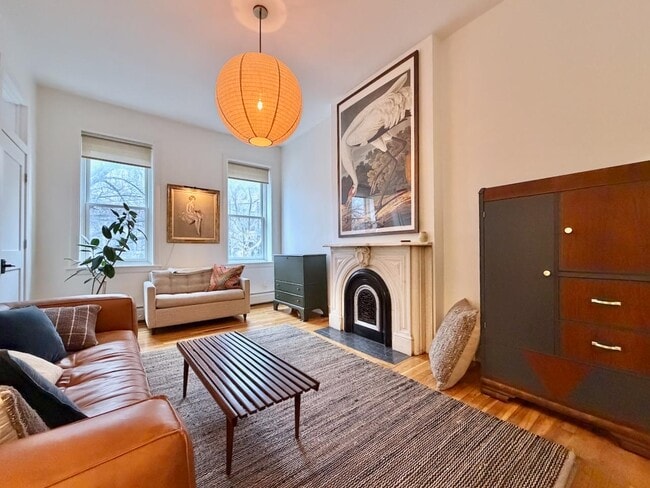 Building Photo - 820 Grand St Unit 2A