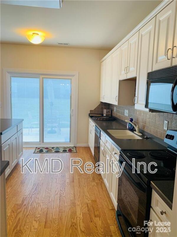 Photo - 7549 Bluff Point Ln