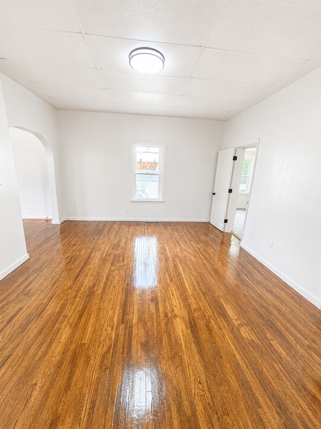 Photo - 614 N Metcalf St