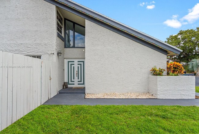 Photo - 8351 SW 39th Ct