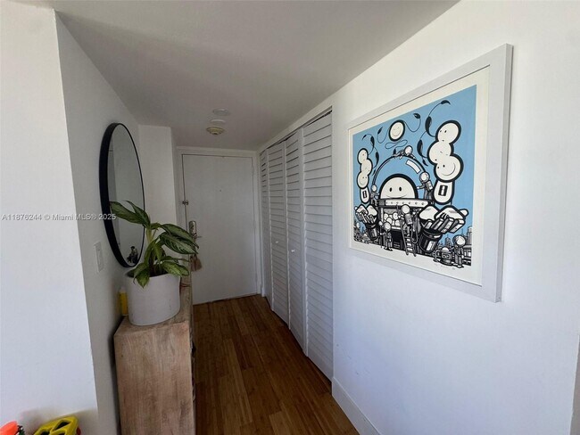 Photo - 600 NE 36th St Unidad 821