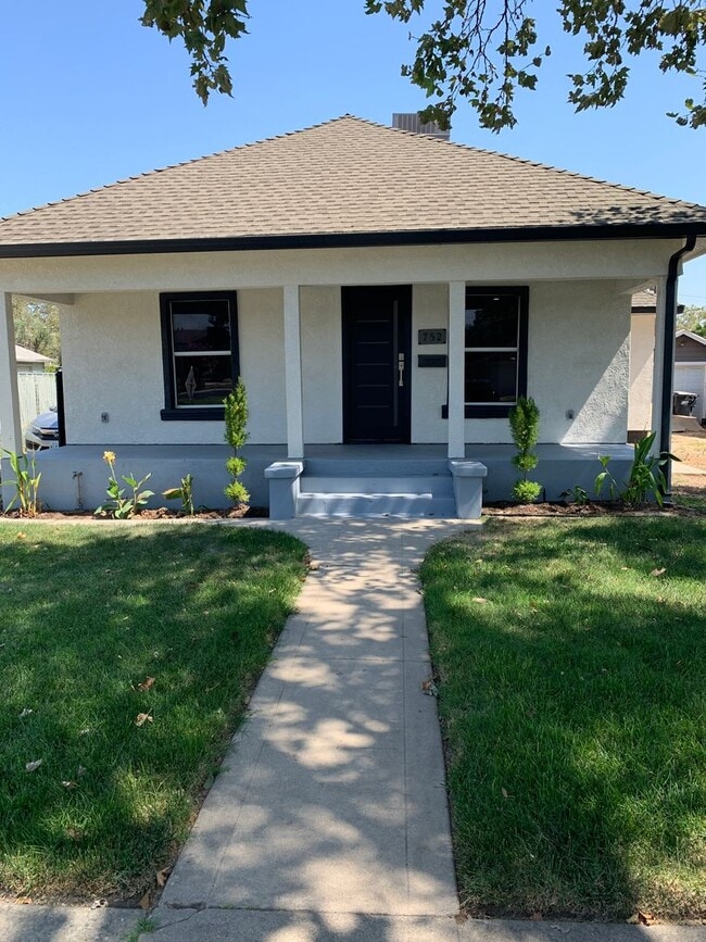 Photo - Beautifully Remodeled  4 Bedroom Home In A Desirable Location In Turlock!!