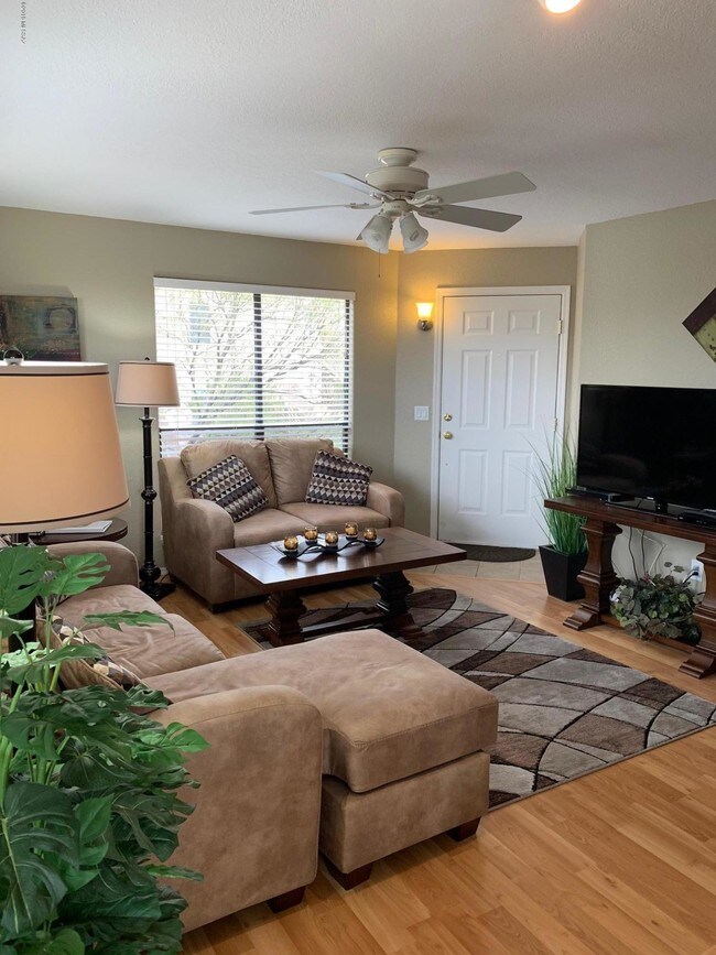 6655 N Canyon Crest Dr Unit 3216