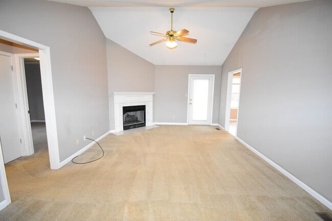 Photo - 3 Bedroom 2 Bath Home For Rent!