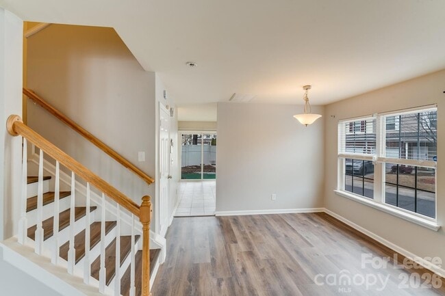 Photo - 3410 Broadwick St