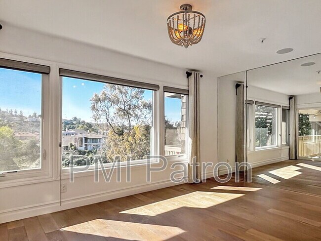 Photo - 68 Sea Island Dr