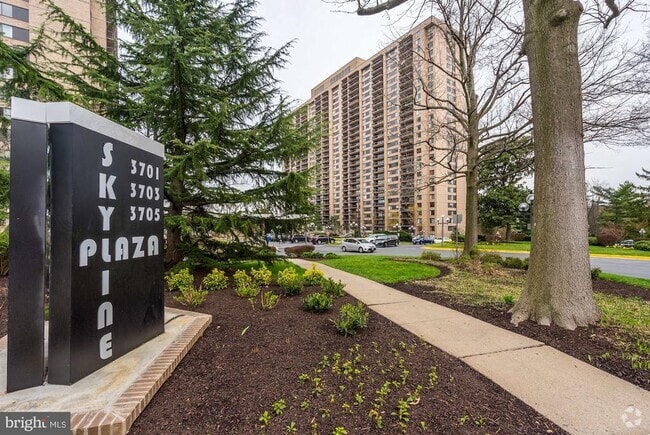 Building Photo - 3701 S George Mason Dr Unit 413N Rental