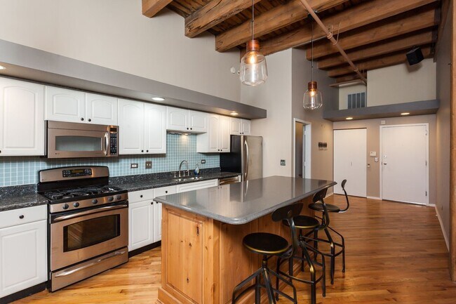 Photo - 616 W Fulton St Unit 403