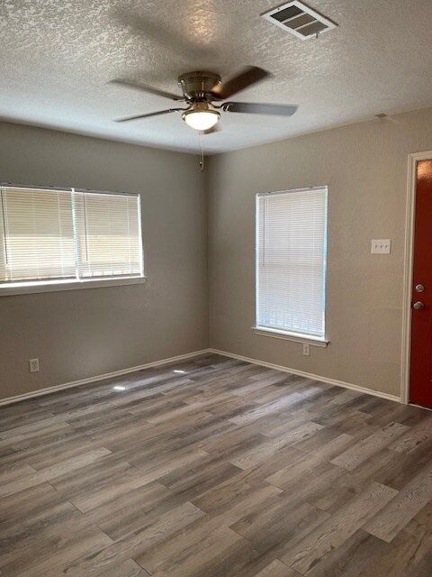 Photo - 10910 Baltic Dr Unidad 1