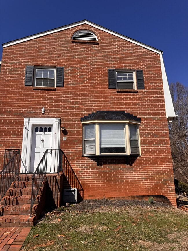 Photo - 179 Holmes Cir