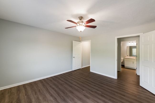 1BR Bedroom 2.jpg - Magnolia Apartments