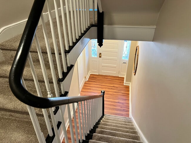 Photo - 210 W Chestnut St Unit 3