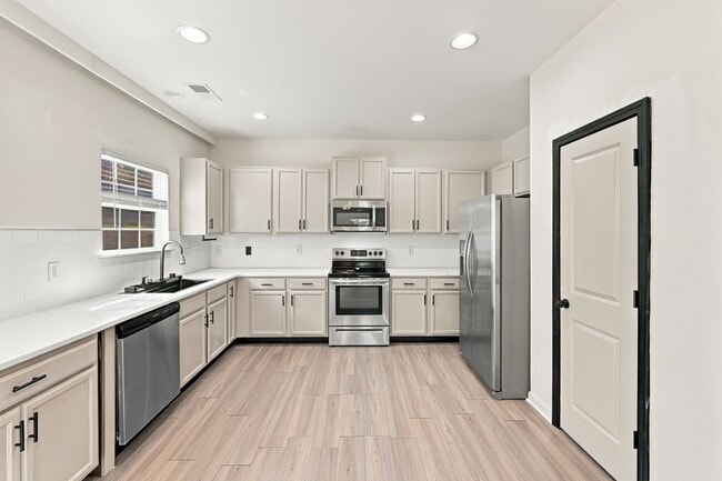 Photo - 129 Zulabelle Ct