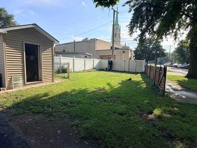 Photo - 400 Summit St