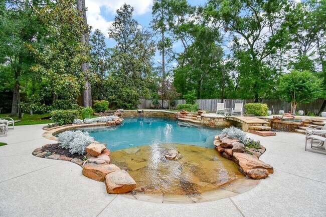 Photo - 11910 Heritage Ln