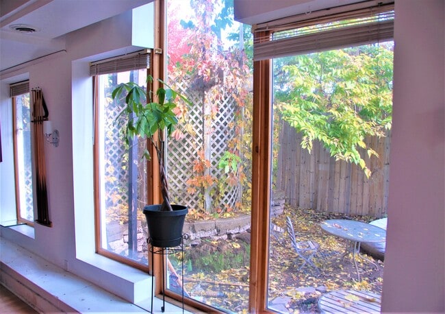 Private Yard - 303 Ridgewood Ave