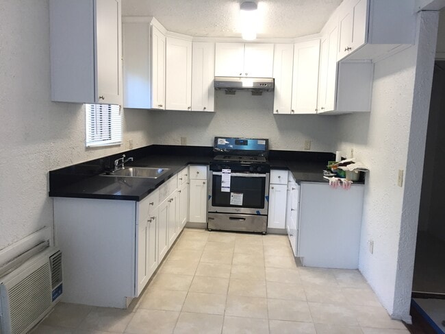 Building Photo - 401 Western Ave Unit 401 Western Ave