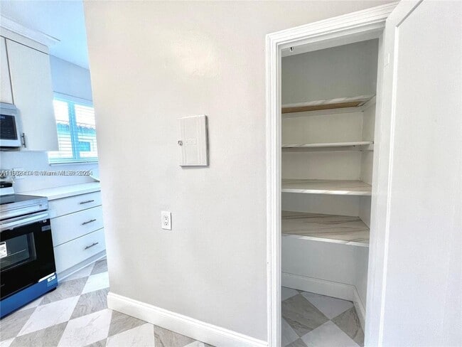 Photo - 5924 SW 41st St