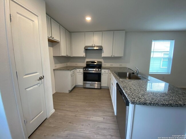 Building Photo - FALL INTO A NEW HOME WITH OUR MOVE-IN SPEC...
