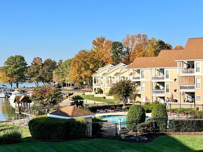 Building Photo - Waterfront Condo Fully Renovated for Lease on Lake Norman at Davidson Landing