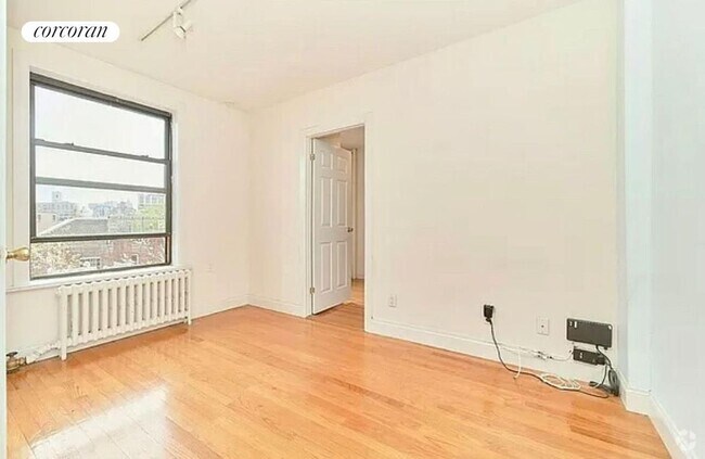 Building Photo - 19 Commerce St Rental