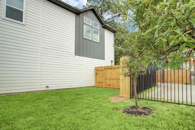 Photo - 2502 W Tidwell Rd