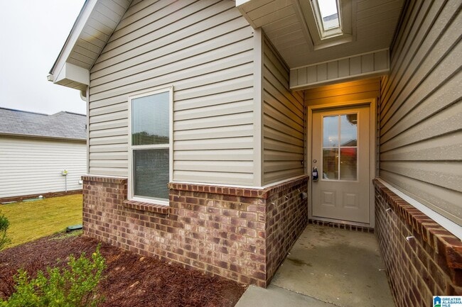 Photo - 875 Maple Trce