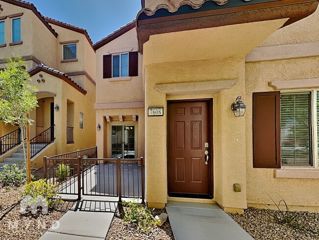 Photo - 7608 Tiffany Lamp Ct House