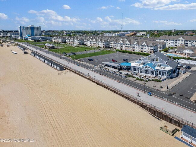 Photo - 33 Cooper Ave Unit 208