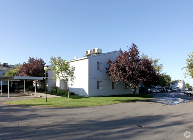 Photo - Hacienda Villa Apartments
