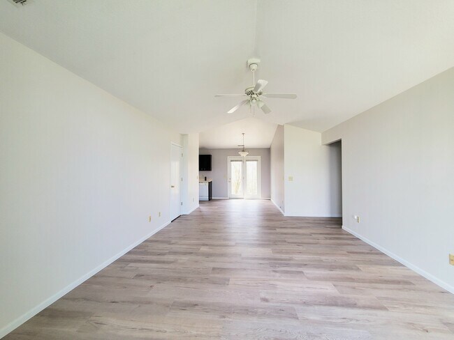 Photo - 105 N 200 E Unit 2