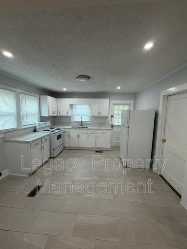Photo - 1817 Wood Ave
