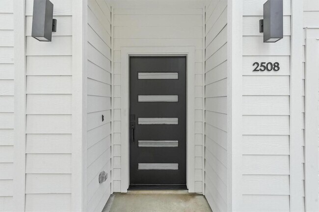 Photo - 2508 Gray St