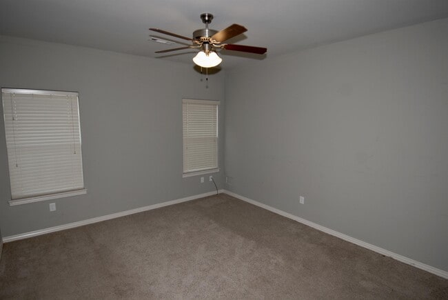 Photo - 554 N Keats Dr