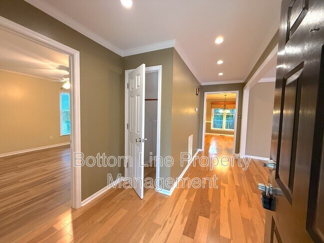 Photo - 317 Treeline Dr
