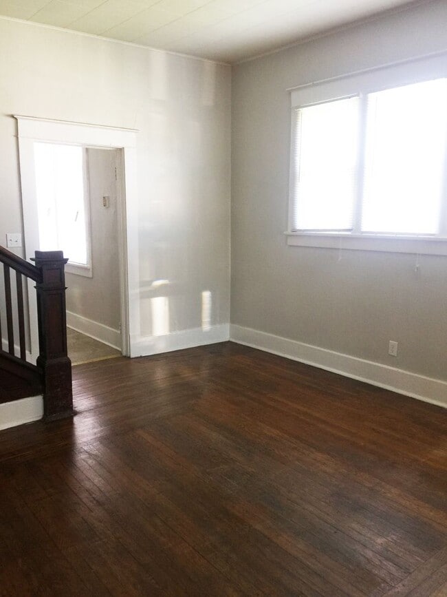 Photo - 1213-1215 Elizabeth Street Unit 1213