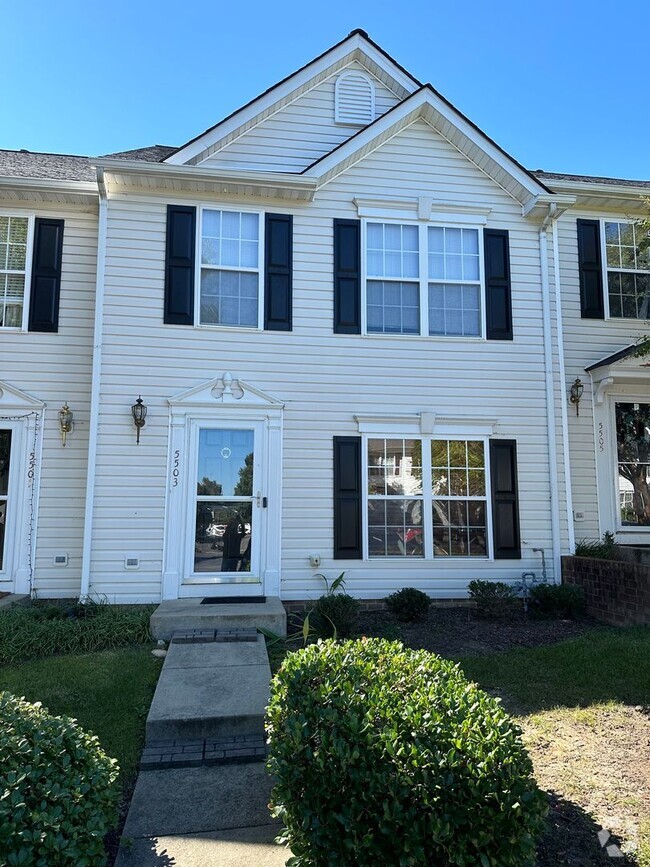 Building Photo - West End Townhome