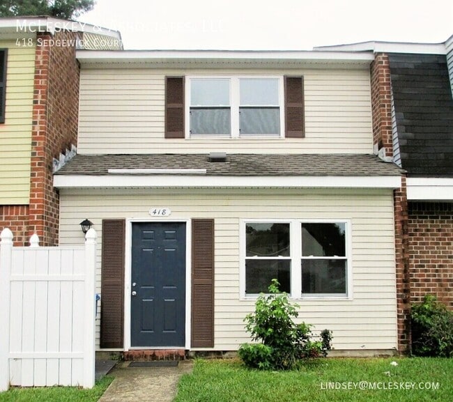 Photo - 418 Sedgewick Ct Townhome