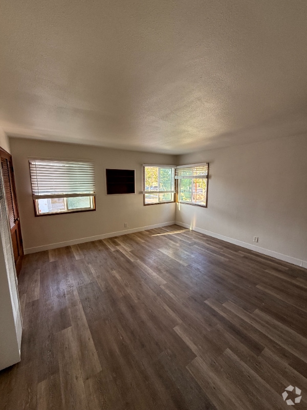 Building Photo - 1308 N Sycamore St Unit 1318-C Rental