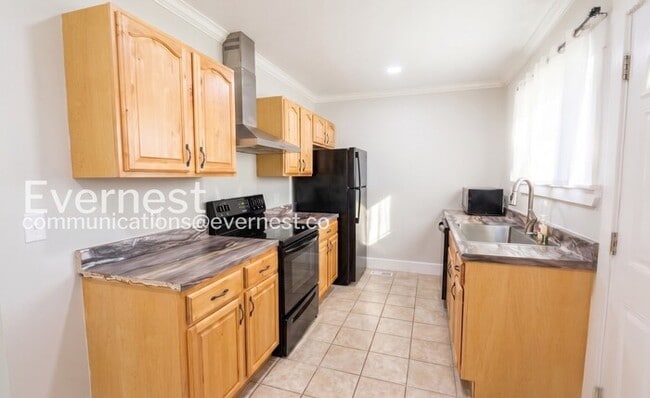 Photo - 306 Red Oak Dr