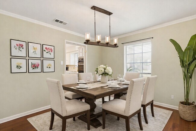 Photo - 2114 Briarview Dr