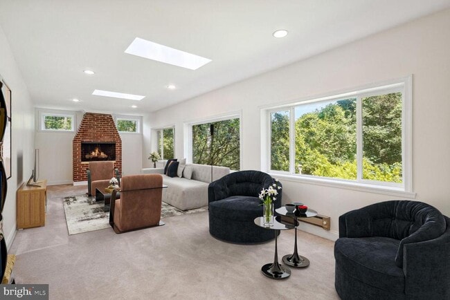 Photo - 7001 Longwood Dr