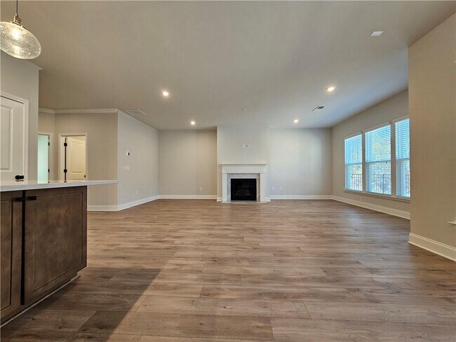 Photo - 5030 Sierra Creek Dr NE